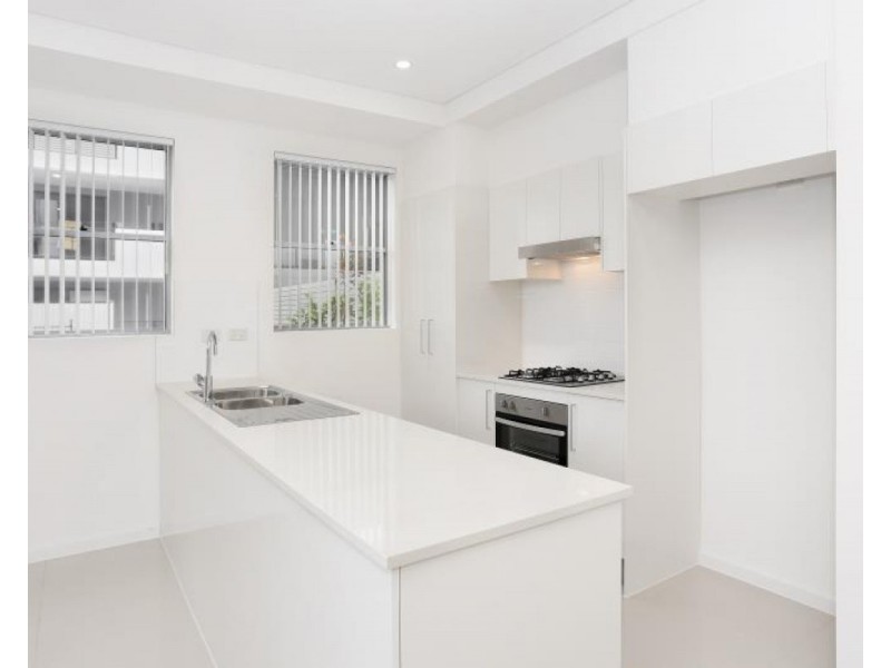 305/11-13 Junia Avenue, Toongabbie NSW 2146